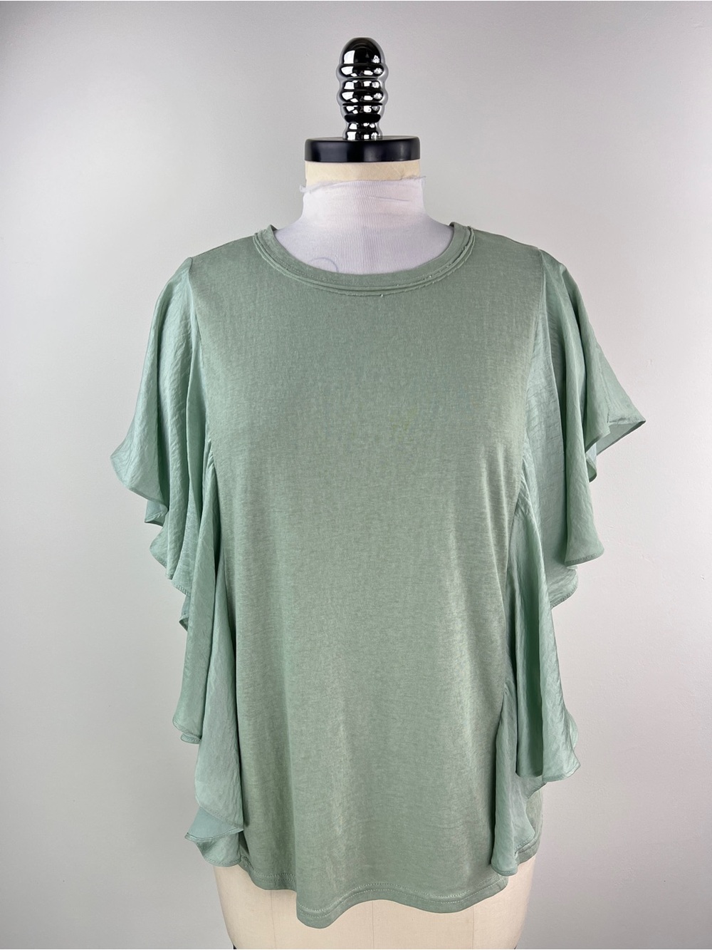 💚 3581. Sage Green Ruffle Sleeve Blouse